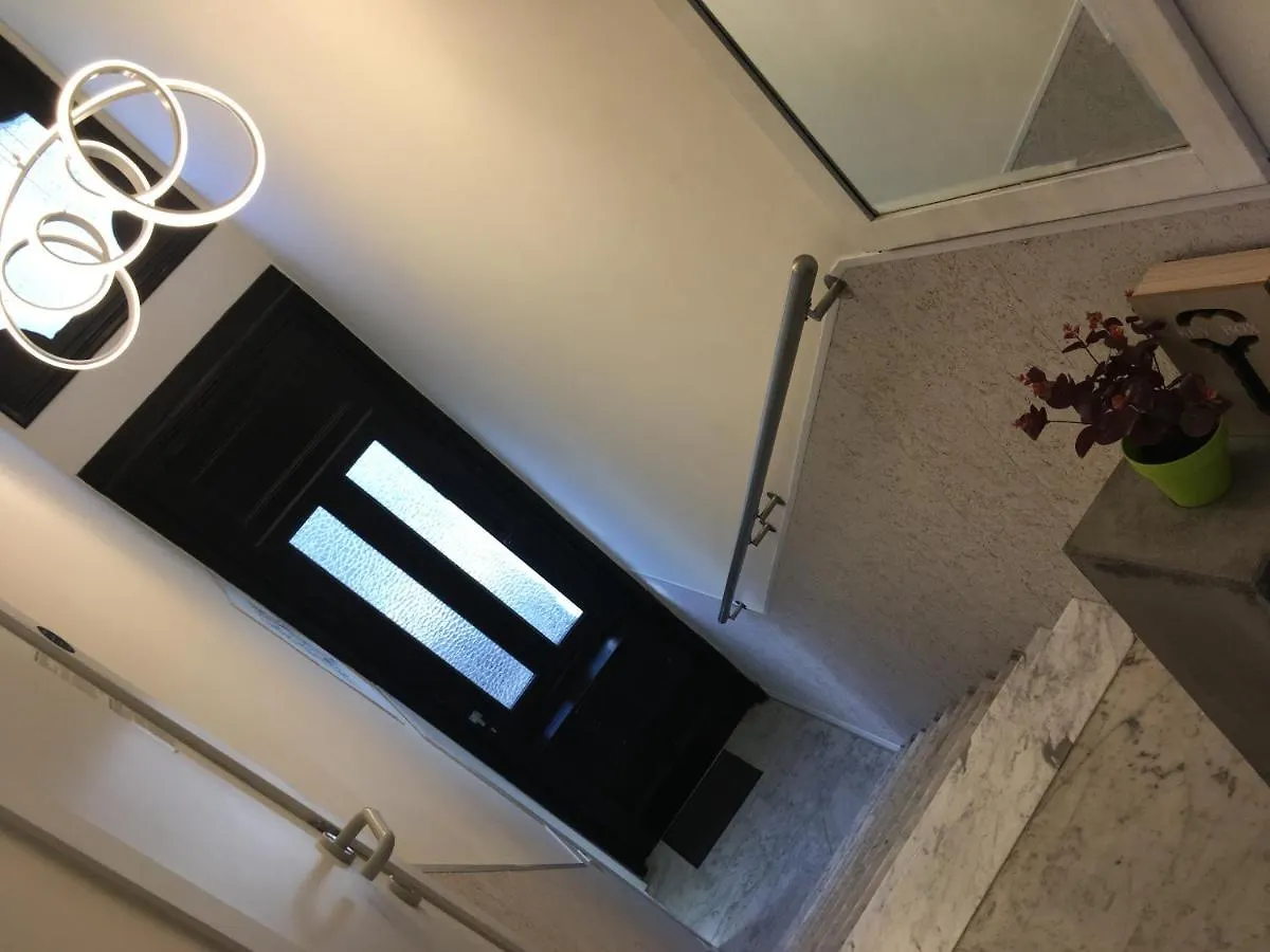 Chic Arty & Cosy 300M From Beach Apartment Ostend
