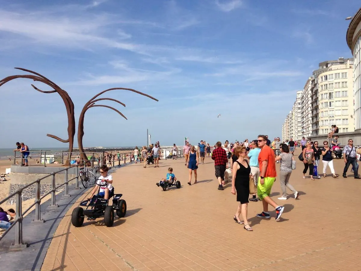 Chic Arty & Cosy 300M From Beach Apartment Ostend