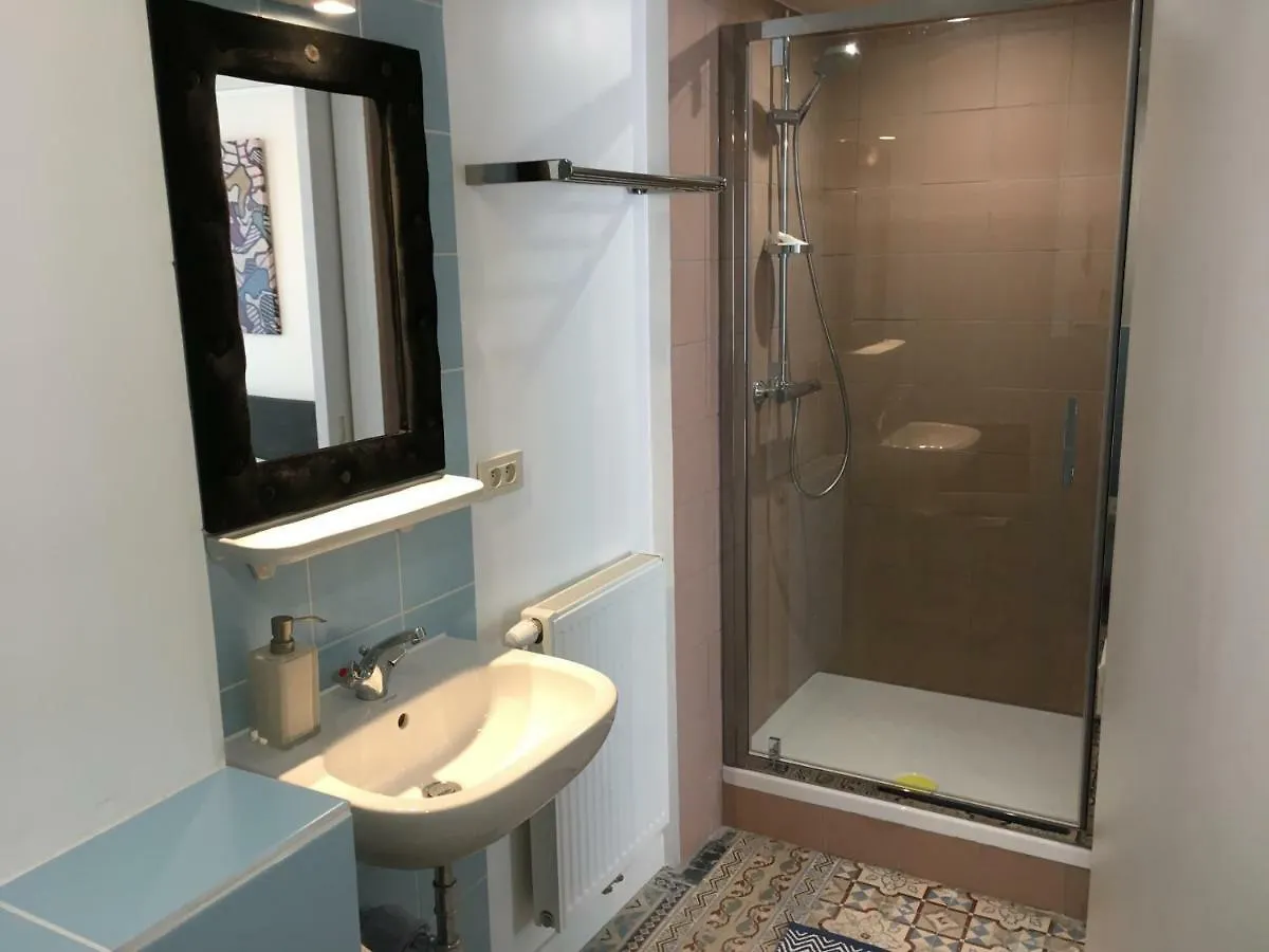 Chic Arty & Cosy 300M From Beach Apartment Ostend